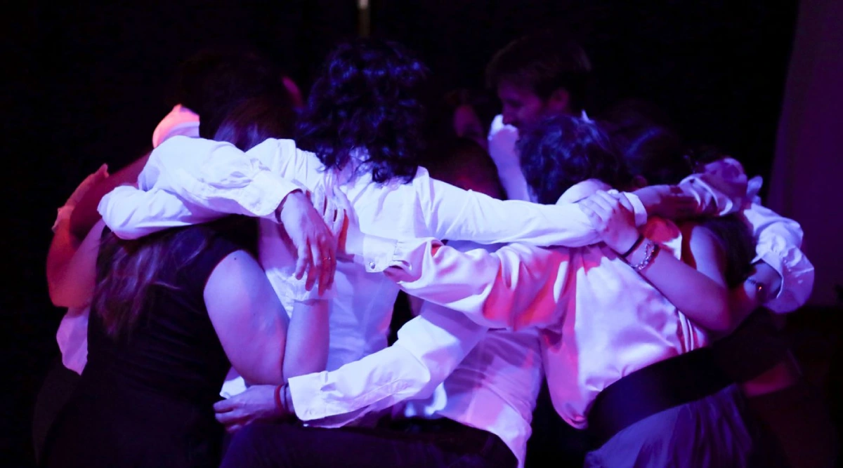 Grupo disfrutando del teatro musical