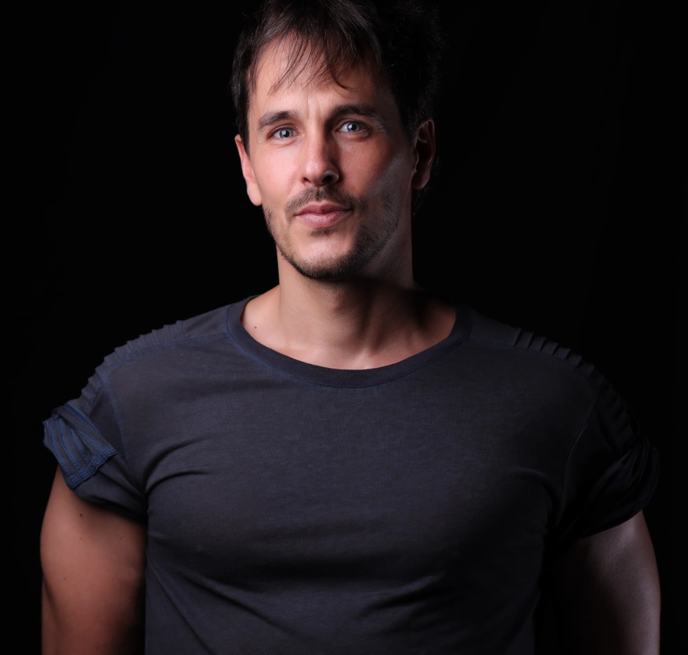 Retrato de Raúl Beatmac, creador de The Action Advantage